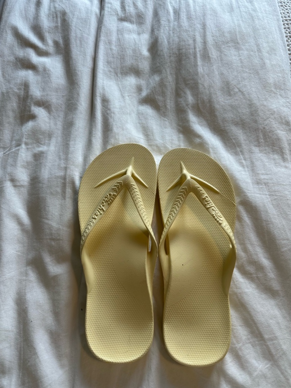 Archie’s Light Yellow Flip Flop Sandals